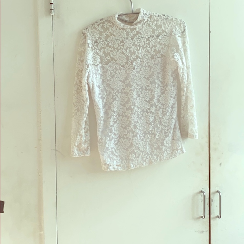 White long sleeve lace shirt